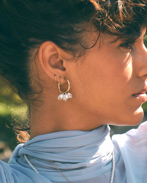 Pearl Signet Hoops Gold