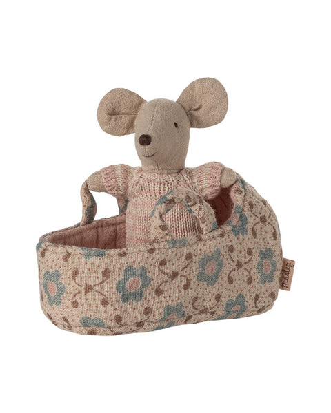 Baby mouse in carry cot - Rose