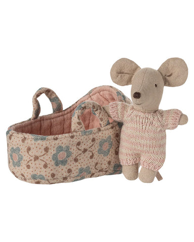 Baby mouse in carry cot - Rose