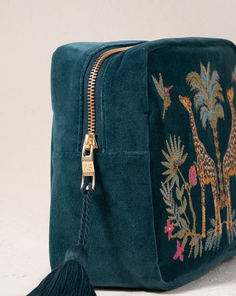 Wild Giraffe Palm Rich Blue Velvet Wash Bag