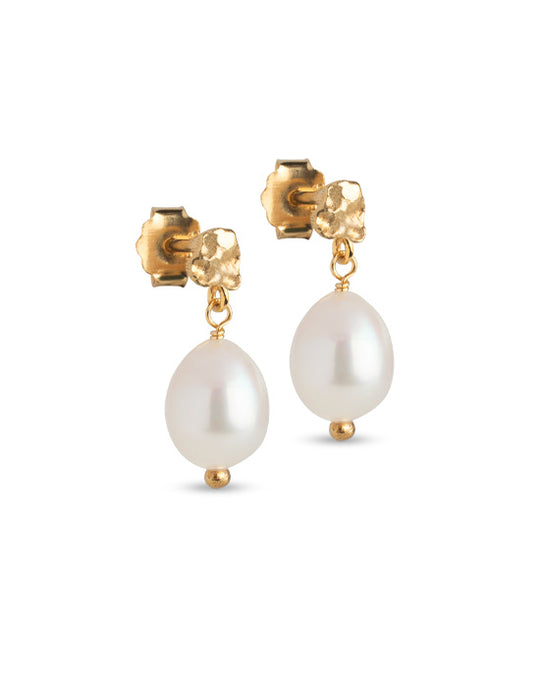 Poe Pearl Studs