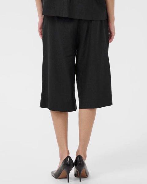 Izza linen shorts black