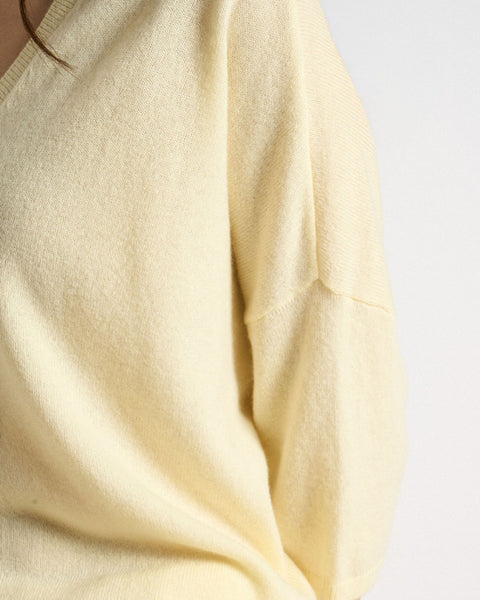 Martinettie V-neck Jumper Vanilla - shopatstocks