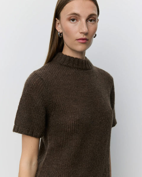 Saga Short Sleeve Knit Dark Brown