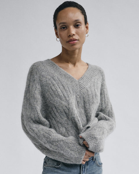 Unnur Hale V-neck Knit Drizzle