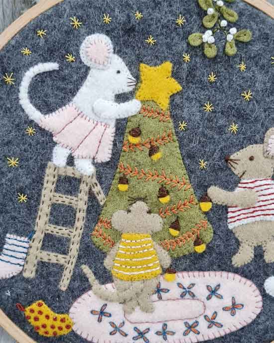Christmas with Mouse Family 19cm Applique Hoop Kit
