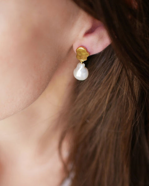 Alua Pearl Earrings